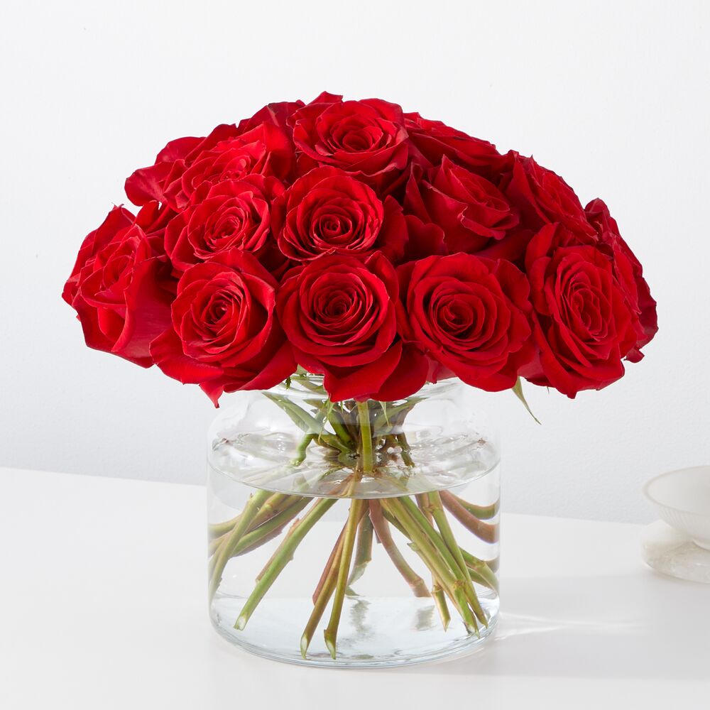 CLASSIC RED ROSE ARRANGEMENT